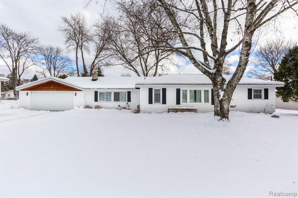 5194 Heath Avenue, Clarkston, MI 48346