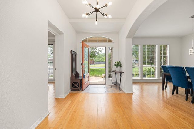 2624 Niemann DR, Austin, TX 78748