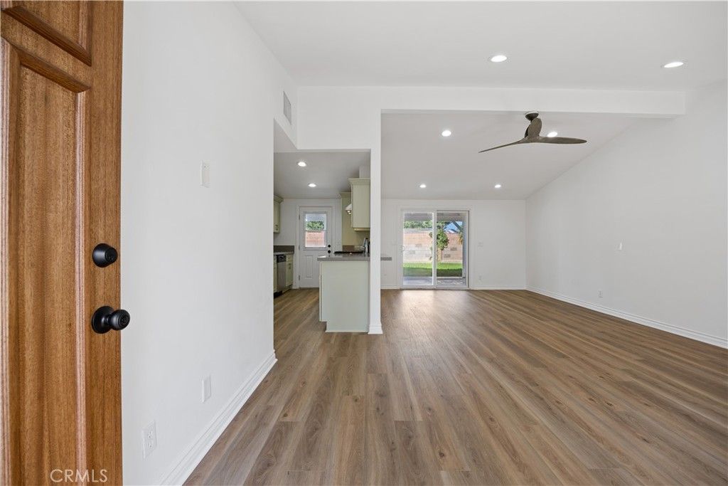27441 Walnut Springs, Canyon Country, CA 91351 — photo 2