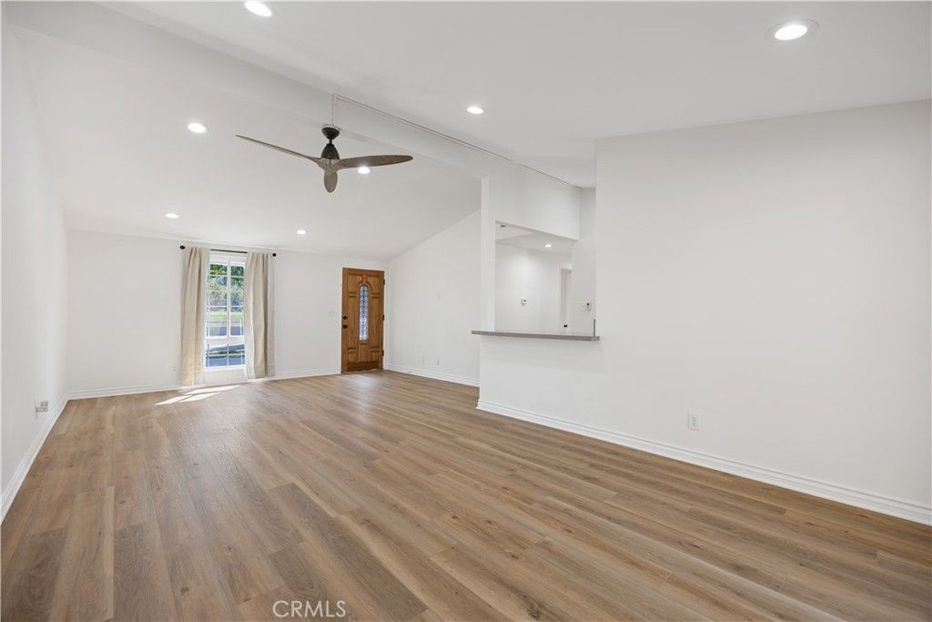 27441 Walnut Springs, Canyon Country, CA 91351 — photo 4
