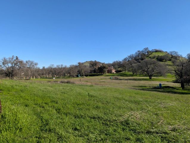 3436 Davis Dr, Burson, CA 95225