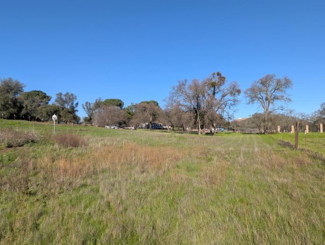 3436 Davis Dr, Burson, CA 95225