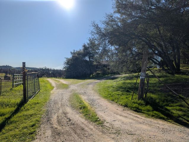 3436 Davis Dr, Burson, CA 95225