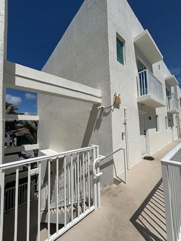 630 85th St 101, Miami Beach, FL 33141