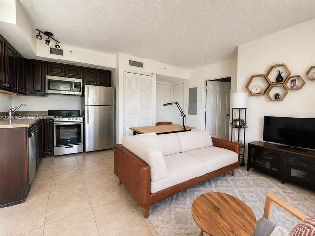 630 85th St 101, Miami Beach, FL 33141