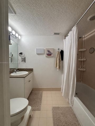 630 85th St 101, Miami Beach, FL 33141