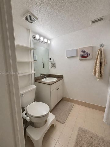 630 85th St 101, Miami Beach, FL 33141