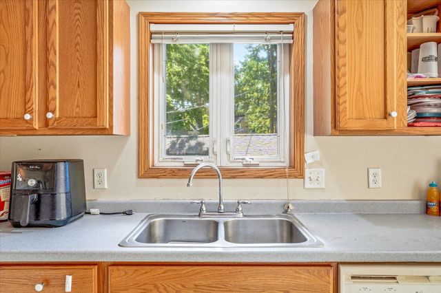1077 26th Avenue SE, Minneapolis, MN 55414