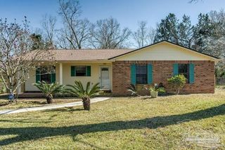 517 Benjulyn Rd, Cantonment, FL 32533