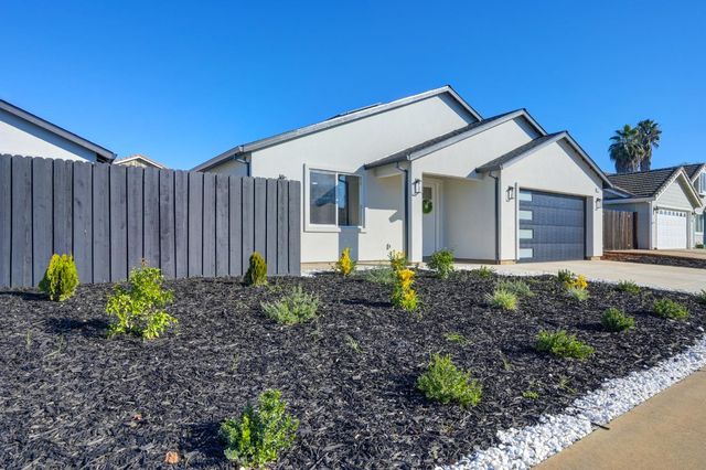 675 Oakshire Dr, Ione, CA 95640