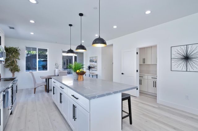 675 Oakshire Dr, Ione, CA 95640