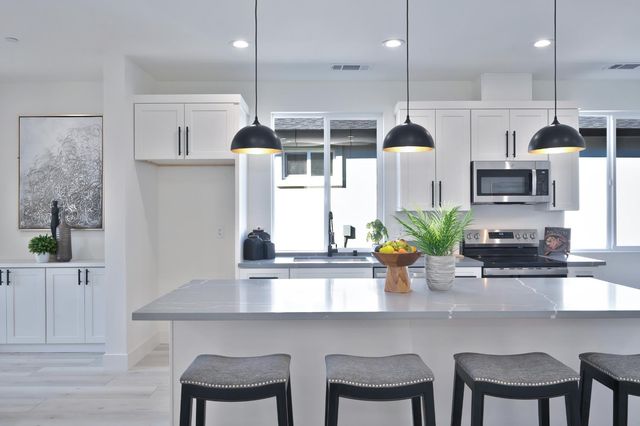 675 Oakshire Dr, Ione, CA 95640