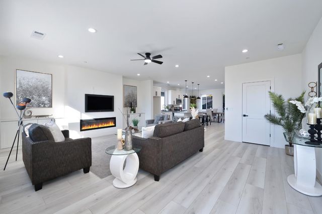 675 Oakshire Dr, Ione, CA 95640