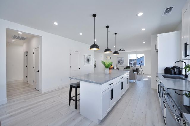 675 Oakshire Dr, Ione, CA 95640