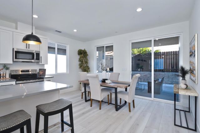 675 Oakshire Dr, Ione, CA 95640