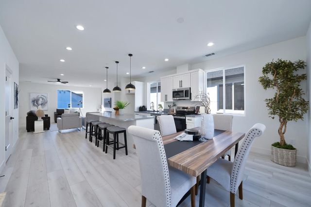 675 Oakshire Dr, Ione, CA 95640