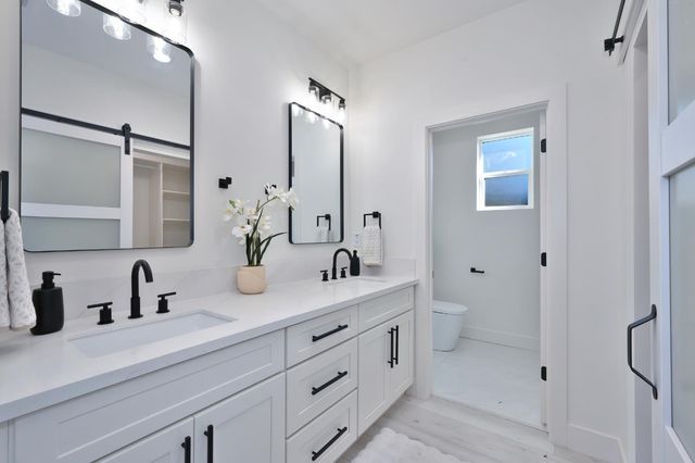 675 Oakshire Dr, Ione, CA 95640