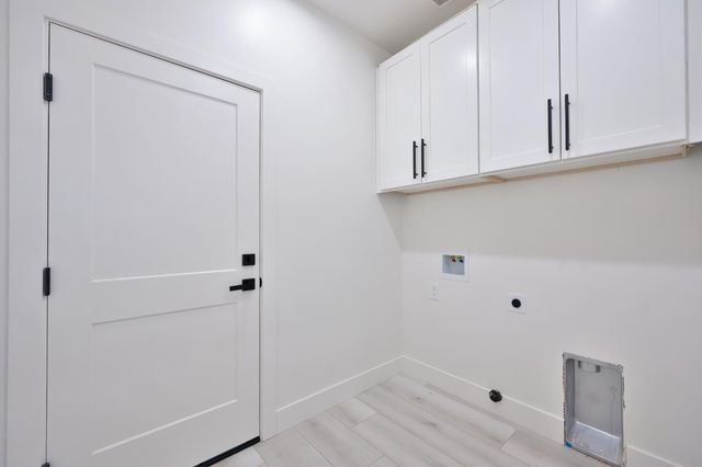 675 Oakshire Dr, Ione, CA 95640