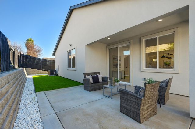 675 Oakshire Dr, Ione, CA 95640