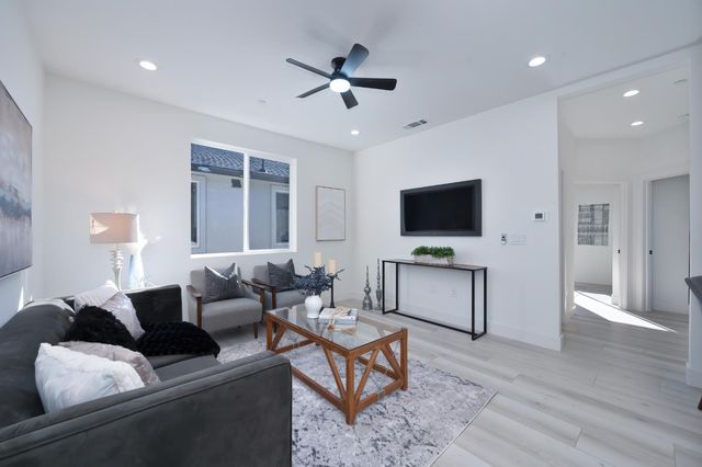 675 Oakshire Dr, Ione, CA 95640