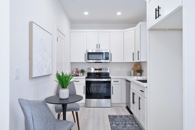 675 Oakshire Dr, Ione, CA 95640