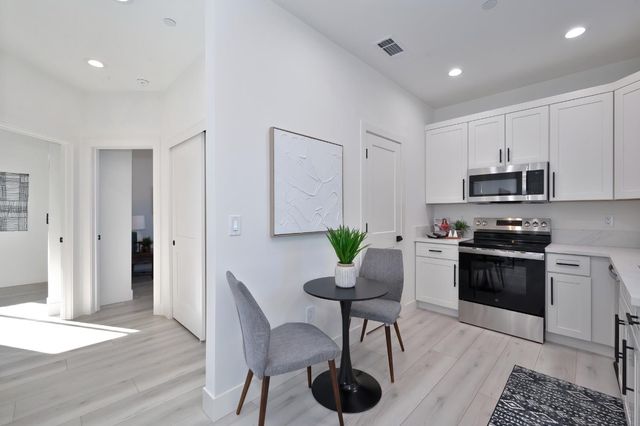 675 Oakshire Dr, Ione, CA 95640