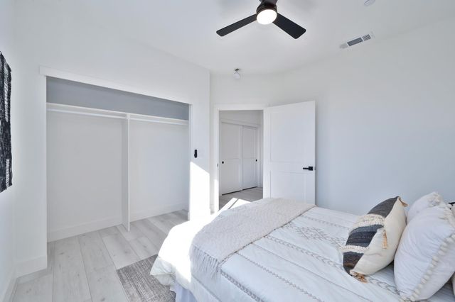 675 Oakshire Dr, Ione, CA 95640