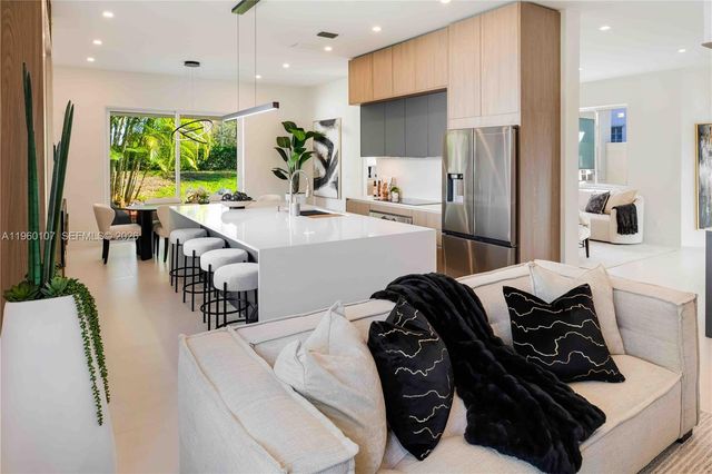 16012 Opal Creek Dr, Weston, FL 33331