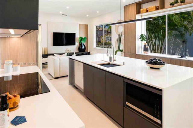 16012 Opal Creek Dr, Weston, FL 33331