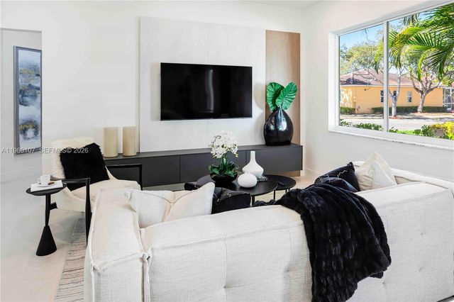 16012 Opal Creek Dr, Weston, FL 33331