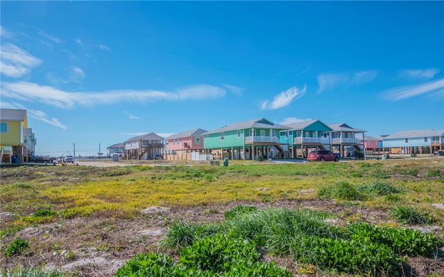 240 Flounder Dr, Port Aransas, TX 78373