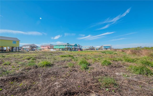 240 Flounder Dr, Port Aransas, TX 78373