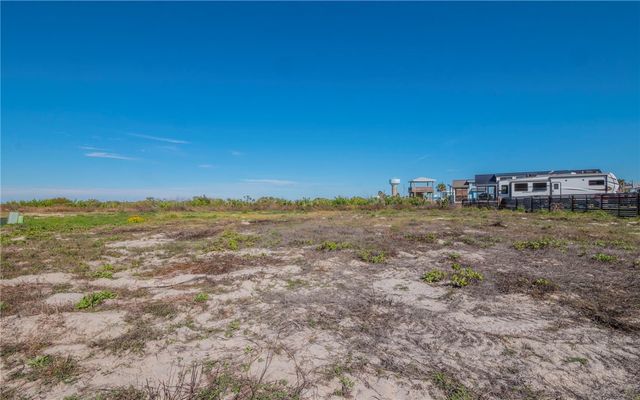240 Flounder Dr, Port Aransas, TX 78373
