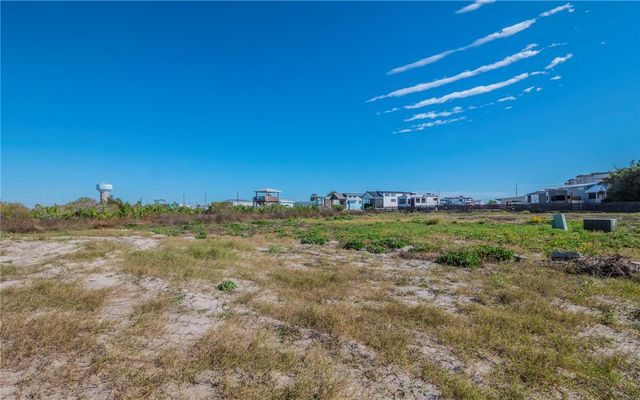 240 Flounder Dr, Port Aransas, TX 78373
