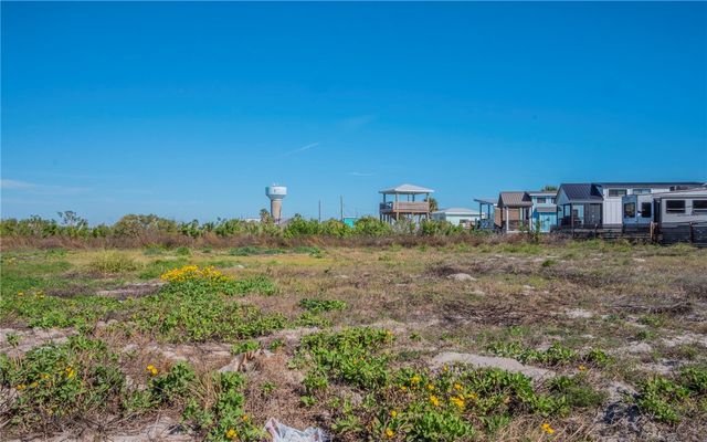 240 Flounder Dr, Port Aransas, TX 78373