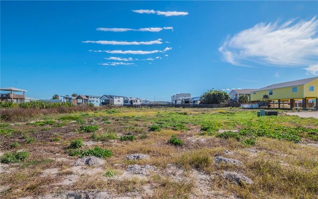 240 Flounder Dr, Port Aransas, TX 78373