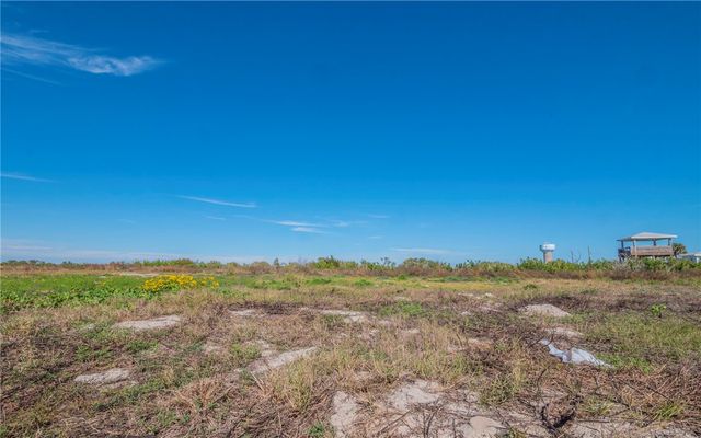 240 Flounder Dr, Port Aransas, TX 78373