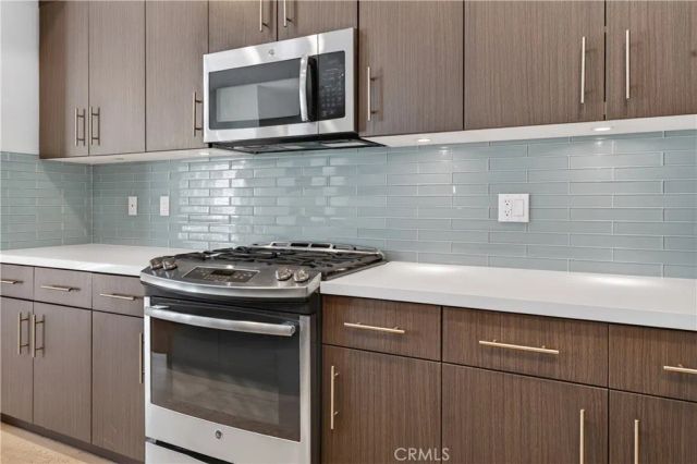 11912 Laurelwood Dr. 101, Studio City, CA 91604