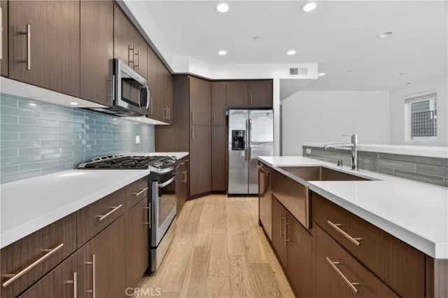 11912 Laurelwood Dr. 101, Studio City, CA 91604