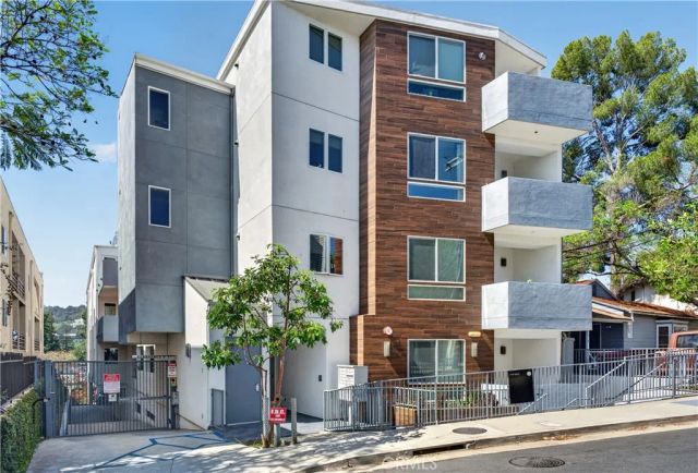 11912 Laurelwood Dr. 101, Studio City, CA 91604