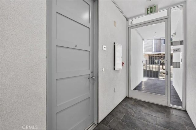 11912 Laurelwood Dr. 101, Studio City, CA 91604