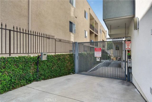 11912 Laurelwood Dr. 101, Studio City, CA 91604