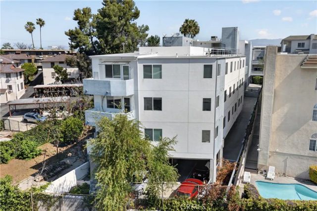 11912 Laurelwood Dr. 101, Studio City, CA 91604