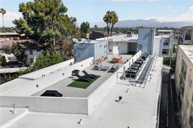 11912 Laurelwood Dr. 101, Studio City, CA 91604