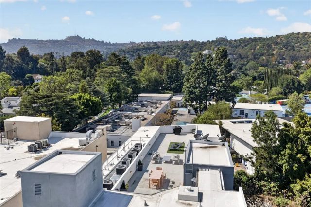 11912 Laurelwood Dr. 101, Studio City, CA 91604