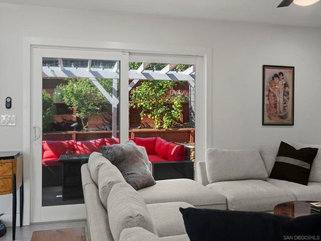 10252 Santana Street, Santee, CA 92071