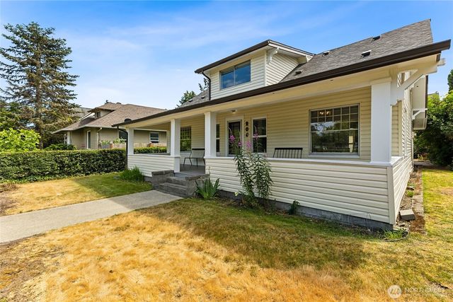 208 Barksdale Avenue, Dupont, WA 98327