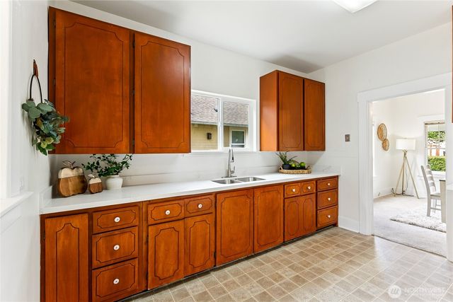 208 Barksdale Avenue, Dupont, WA 98327