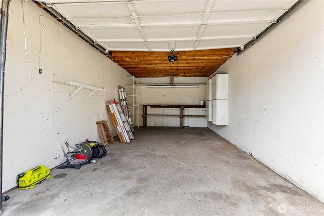 208 Barksdale Avenue, Dupont, WA 98327