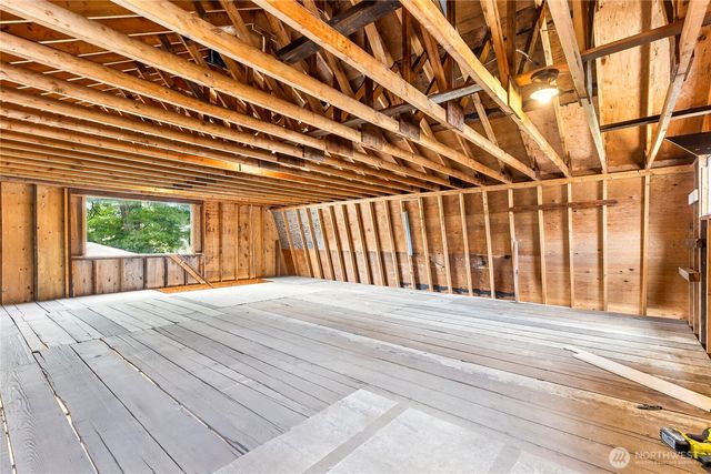 208 Barksdale Avenue, Dupont, WA 98327